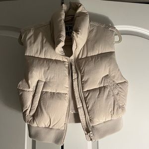 Cropped puffer vest